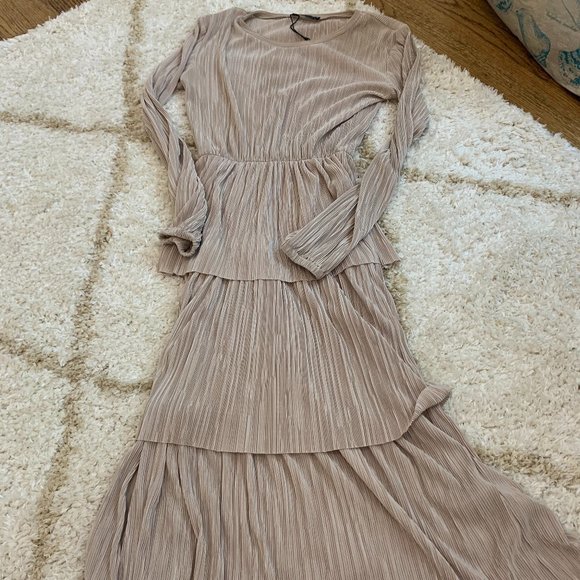 Zara Gold Midi Dress - Picture 1 of 5